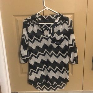 Half sleeve black and white top